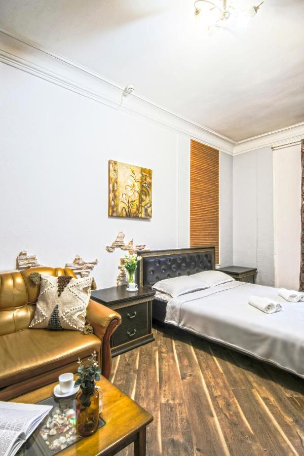 Apartment 4-кімнатні в центрі києва м. хрещатик *