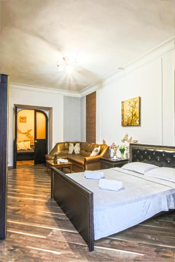 Apartment 4-кімнатні в центрі києва м. хрещатик