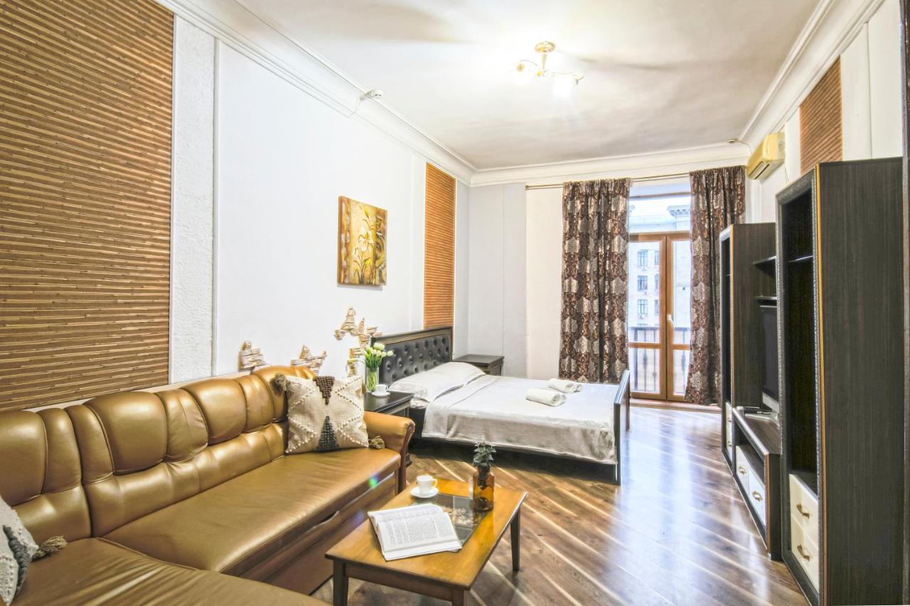 Apartment 4-кімнатні в центрі києва м. хрещатик