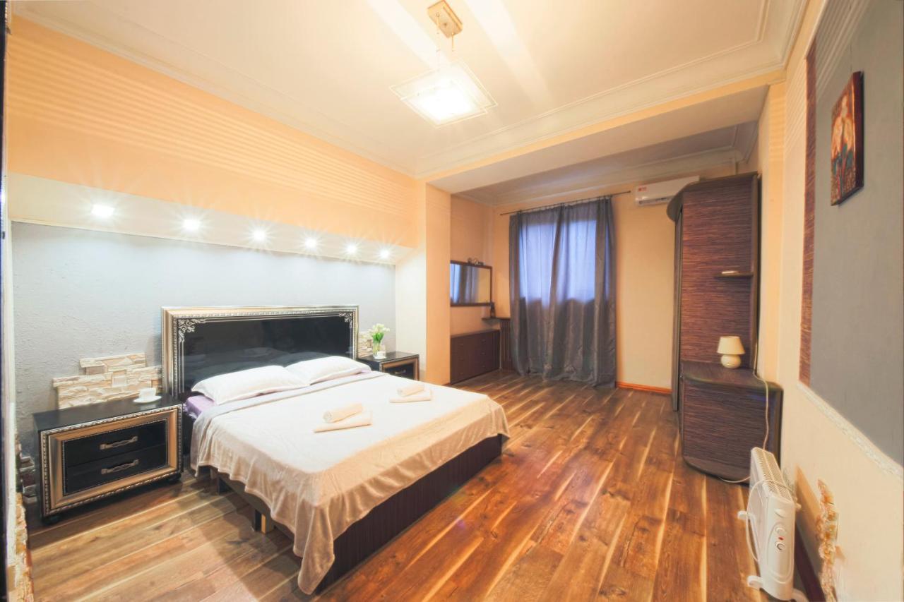 4-кімнатні в центрі києва м. хрещатик Apartment